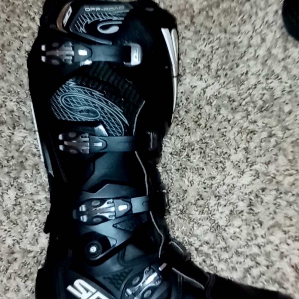 Riding boots